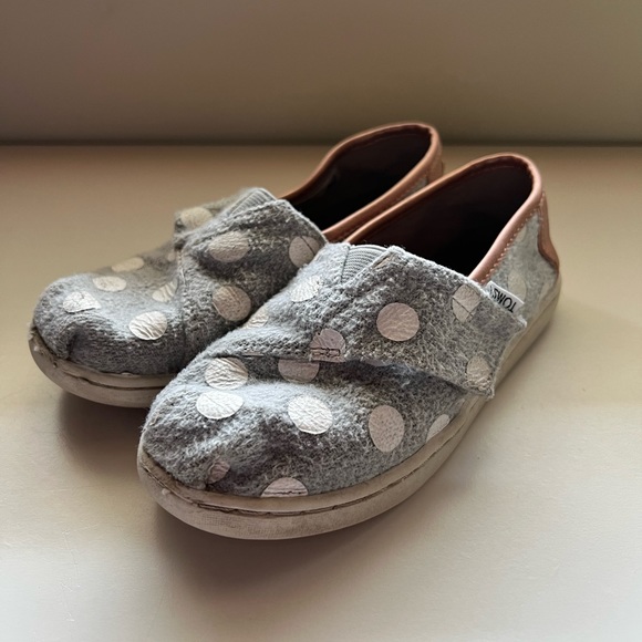 Girls TOMS shoes size 11 - Picture 2 of 6